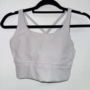 Une ribbed sport bra